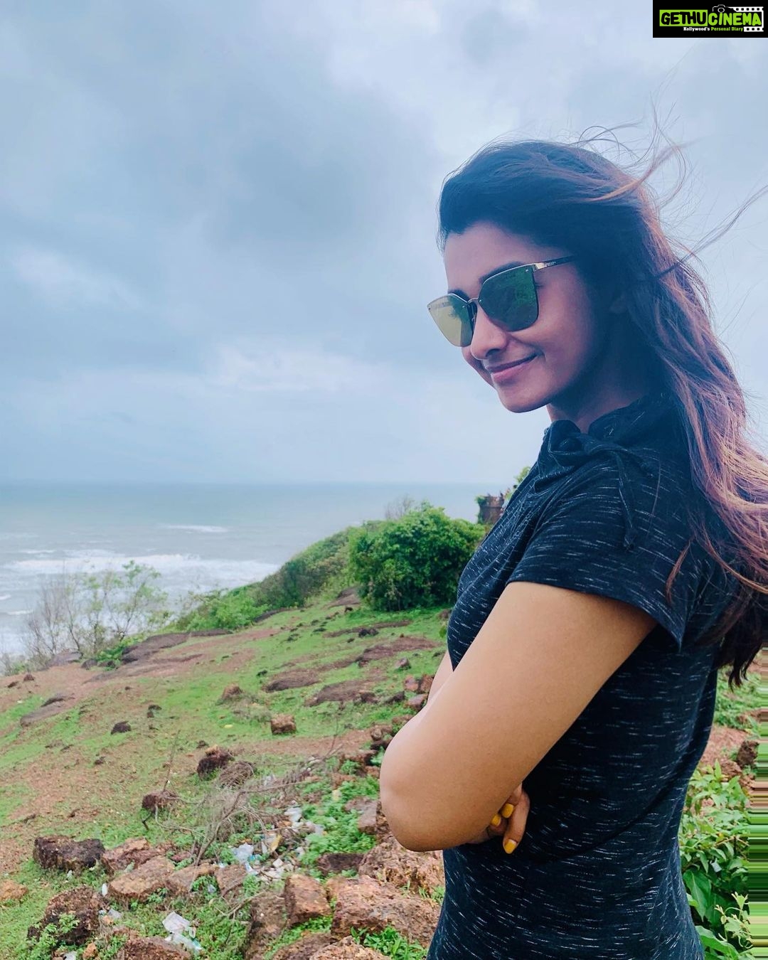 Priya Bhavani Shankar Instagram - Contended to be a lady who wakes up and loves what she does, travels often, spiritually secured & financially stable 😇 #covertheworld #riseinlove ❤️