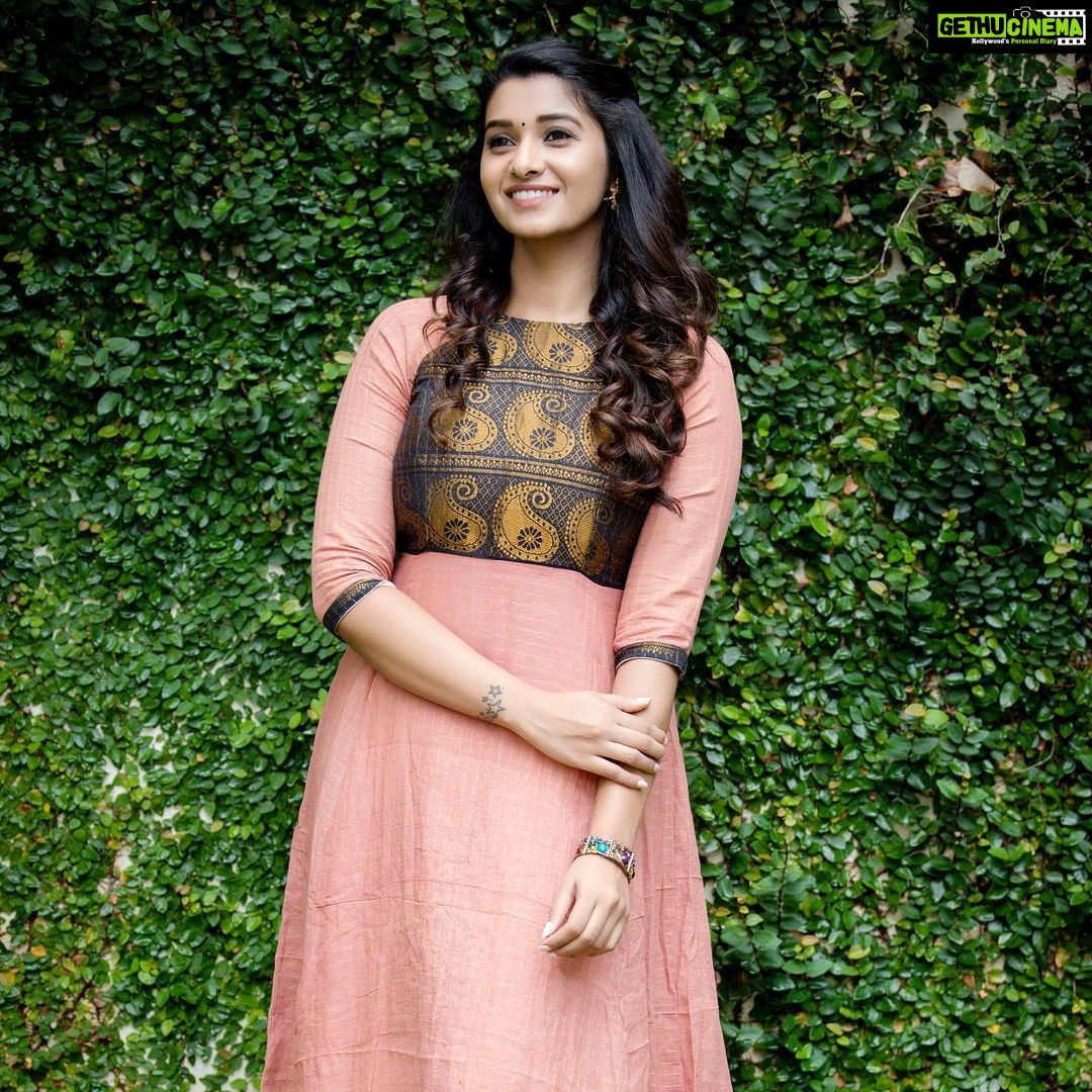 Priya Bhavani Shankar Instagram - I believe there was some sunshine in my soul that day 🤗 PC @kiransaphotography | wearing @tamarachennai you guys were more than sweet 😊