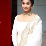 Priya Bhavani Shankar Instagram - For Once forgive me black 🖤 Styling and wearing @anjushankarofficial 😊 make up @perfektmakeover 😊 photographer #thanks to whoever it is 😊