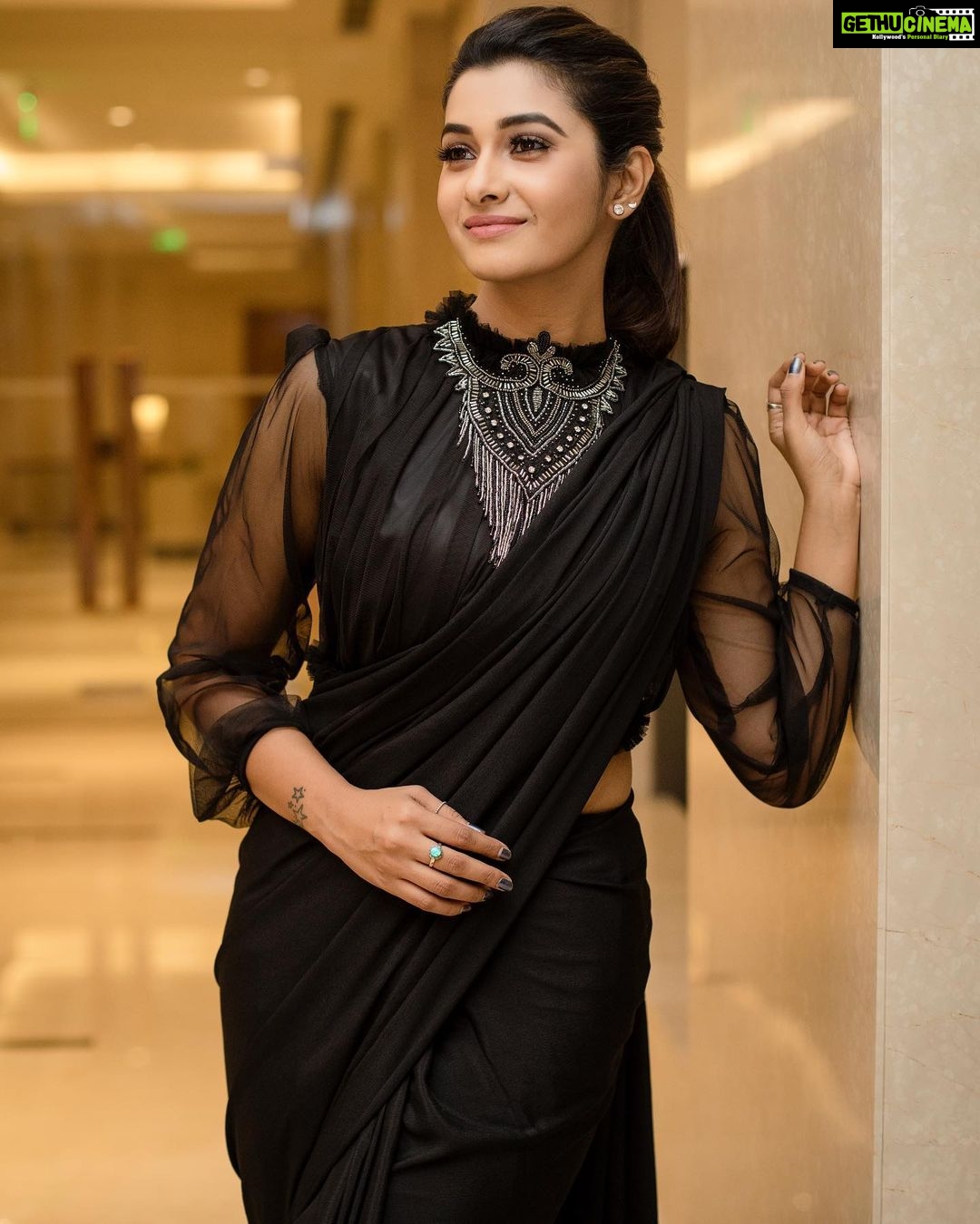 Priya Bhavani Shankar Instagram - Thanks for the evening @provoke_lifestyle and for the recognition as best promising actor! @ashwin.thiyagarajan you are nothing but love🖤 PC @kiransaphotography #provoke
