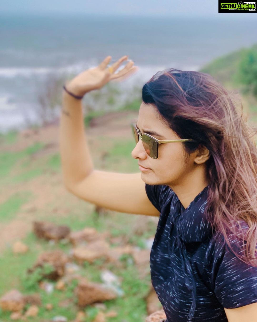 Priya Bhavani Shankar Instagram - Contended to be a lady who wakes up and loves what she does, travels often, spiritually secured & financially stable 😇 #covertheworld #riseinlove ❤️