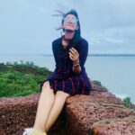 Priya Bhavani Shankar Instagram – World is very beautiful with so much love around ❤️ @rajvel.rs let’s give it to @arshadh_az for once 🤗 #friends #quickplan #letsdogoa #loveyouguys❤️ thanks for being there through everything🤗 Aguada, Goa, India