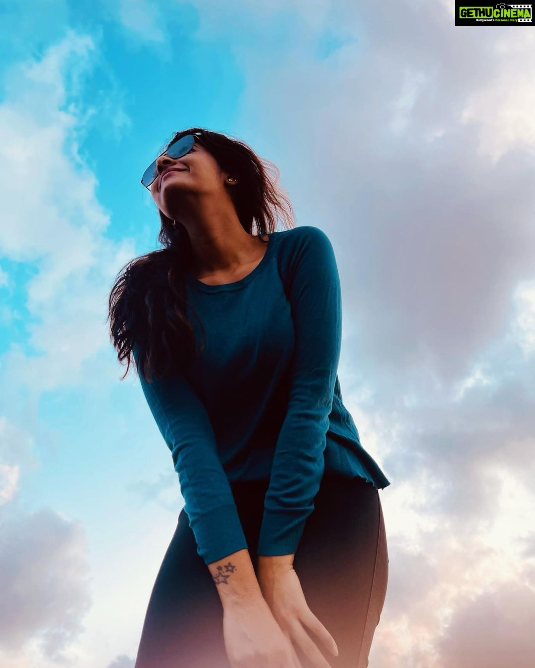 Priya Bhavani Shankar Instagram - Waste time.. Go for rambling walks.. Write those stupid poems.. Meet your loved ones just because.. Try a new recipe.. Pray. Paint. Read that big old book.. Our world is obsessed with productivity, but "unproductive" hours are the soul-shaping parts of our lives. What you do DOES NOT have to make sense always❣️