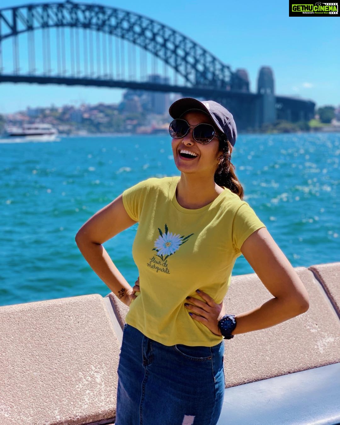 Priya Bhavani Shankar Instagram - Get your bronze right and straight 🌞☀️