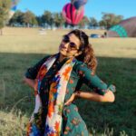 Priya Bhavani Shankar Instagram - Gearing up to float all the way to the sky 🤗 #hotairballoon #huntervalley Hot Air Ballooning Hunter Valley