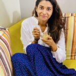 Priya Bhavani Shankar Instagram - பொங்கல் அதுவுமா diet இது சாப்டமாட்டேன்னுலாம் யார் மனசையும் கஷ்டப்படுத்த கூடாது☺️be kind always! நம்மால் முடிந்தது! 🤷🏻‍♀️