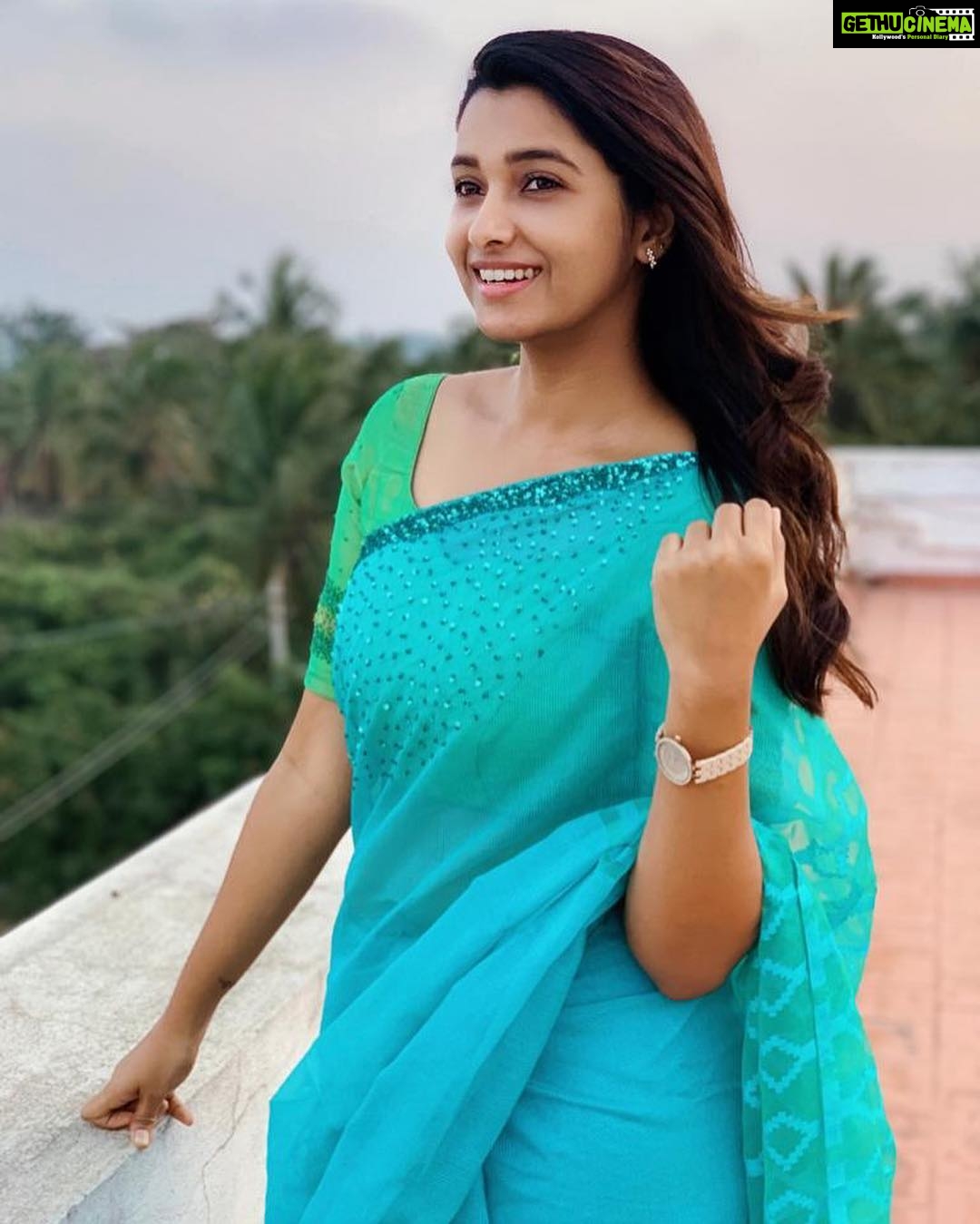 Priya Bhavani Shankar Instagram - Mid week crisis 🤷🏻♀️ be there for you 😊 this saree from @mabia_mb made with love has been waiting for a long time already 😀