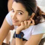 Priya Bhavani Shankar Instagram - A day you have nothing to do and have all day to do it in 🌊🍹🏄🏻‍♀️🏖 #chilling