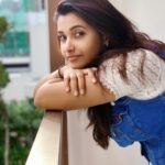 Priya Bhavani Shankar Instagram - Up for a long evening 🤗#posingonrequest😛 #ASpecialEvening