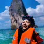 Priya Bhavani Shankar Instagram - You give me reasons to smile and a positive world to remember! Our memories of the ocean will linger on forever long after our footprints in the sand are gone ❤ #snorkeling #notAseaperson #doingWhatIdont
