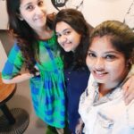 Priya Bhavani Shankar Instagram - Happy ‘yesterday’ birthday babe @archu_90 🤗 I was ‘out of this troublesome world’ yesterday to bless you. (No internet disturbances you know😛)Sila pera partha dhan ivanga kandipa urupdamaataanga nammalayum urupda vida maataanganu oru nambika varum. Andha madri oruthanga neenga enaku🤗 Indha varshamum en nambikaiku drogam pannama apdiae irunga. Cheeers to forever 🥂 #eninamadanee