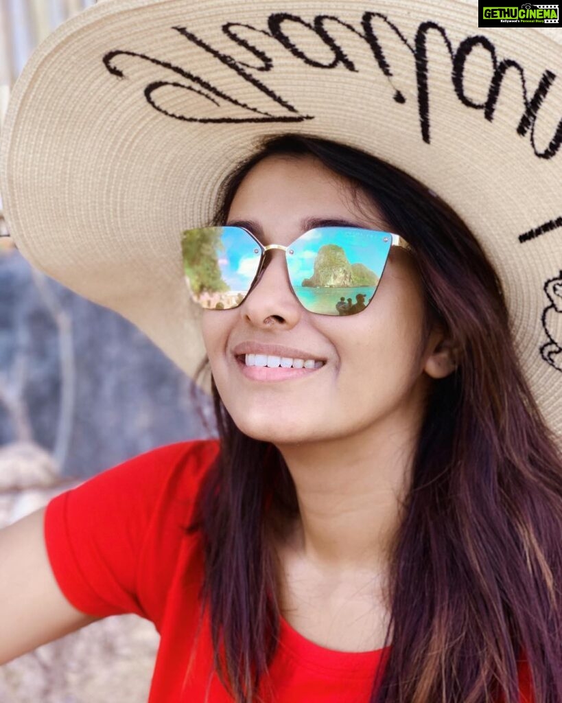 Priya Bhavani Shankar Instagram - Normal friend: as long as you’re Bild & Inspiration Foto zu Priya Bhavani Shankar Instagram - Normal friend: as long as you’re