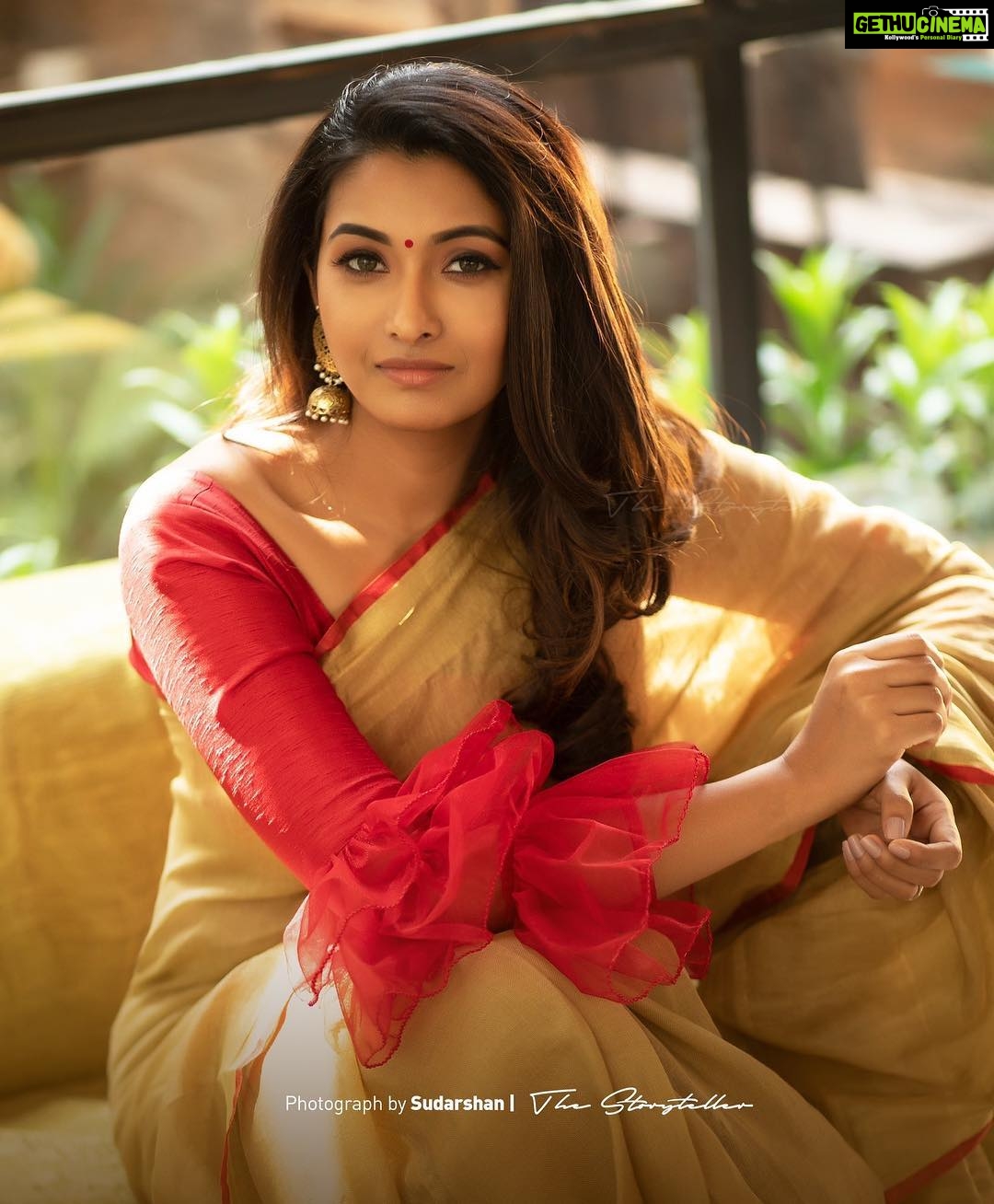 Priya Bhavani Shankar Instagram - Thanks for an amazing birthday and all the positivity you guys sent to me on my day! sending all love to the universe! Happy new year guys๐ ๐ธ @thestoryteller_india happy birthday dude ๐ค stay awesome and happy!