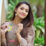 Priya Bhavani Shankar Instagram – Dress – @Half.Full.Curve at @MaalGaadi
H + M – @ChiselleMakeupAndHair
Styling – @DesignByBlueprint & @blueprint_by_navya_divya 📸 @thshooter