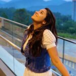 Priya Bhavani Shankar Instagram - Up for a long evening 🤗#posingonrequest😛 #ASpecialEvening