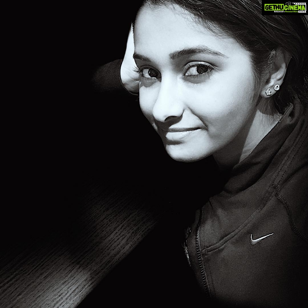 Priya Bhavani Shankar Instagram - Black is not sad🖤