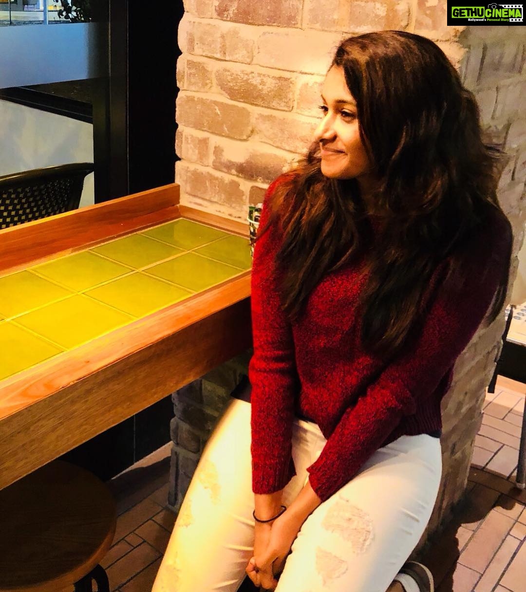 Priya Bhavani Shankar Instagram - Blissfully staring at others plate🙈Consider yourself lucky if you have a rocking partner who drives with you for hours just to try a restaurant and eats vegetarian with you with lot of complaints😂 #lastnightstories #savespecies😛
