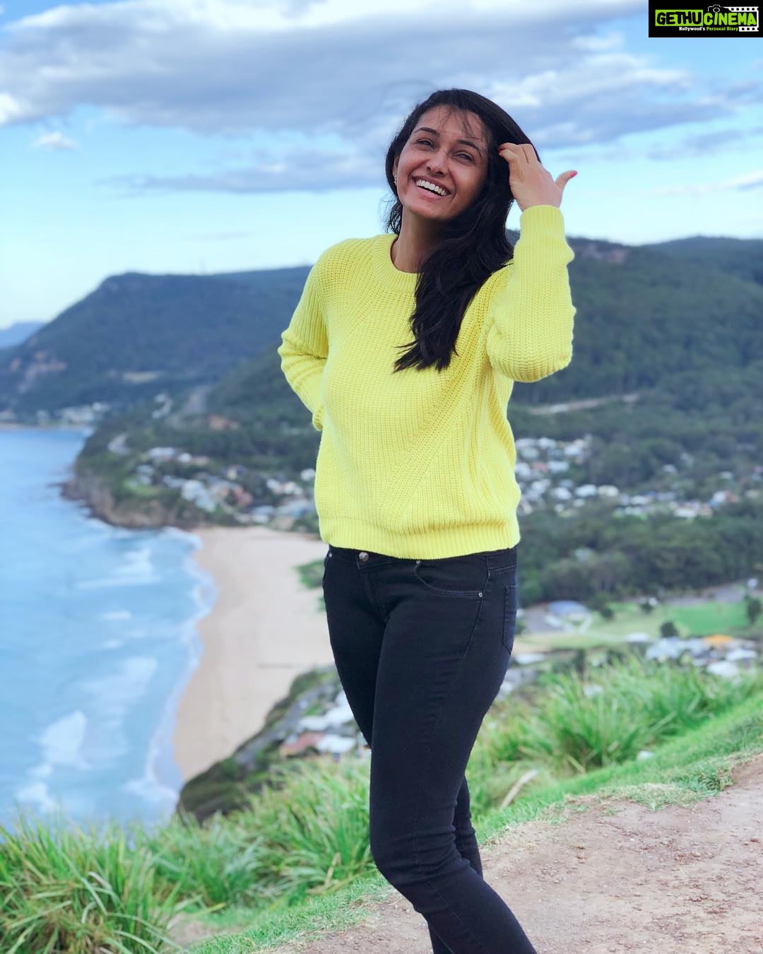 Priya Bhavani Shankar Instagram - When my eyes were blessed 😇#beyondColors #stalledupgallery😊 #diggingOn