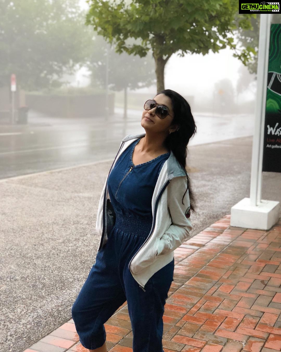 Priya Bhavani Shankar Instagram - Remembering the drizzle, here standing under the sun ☀️
