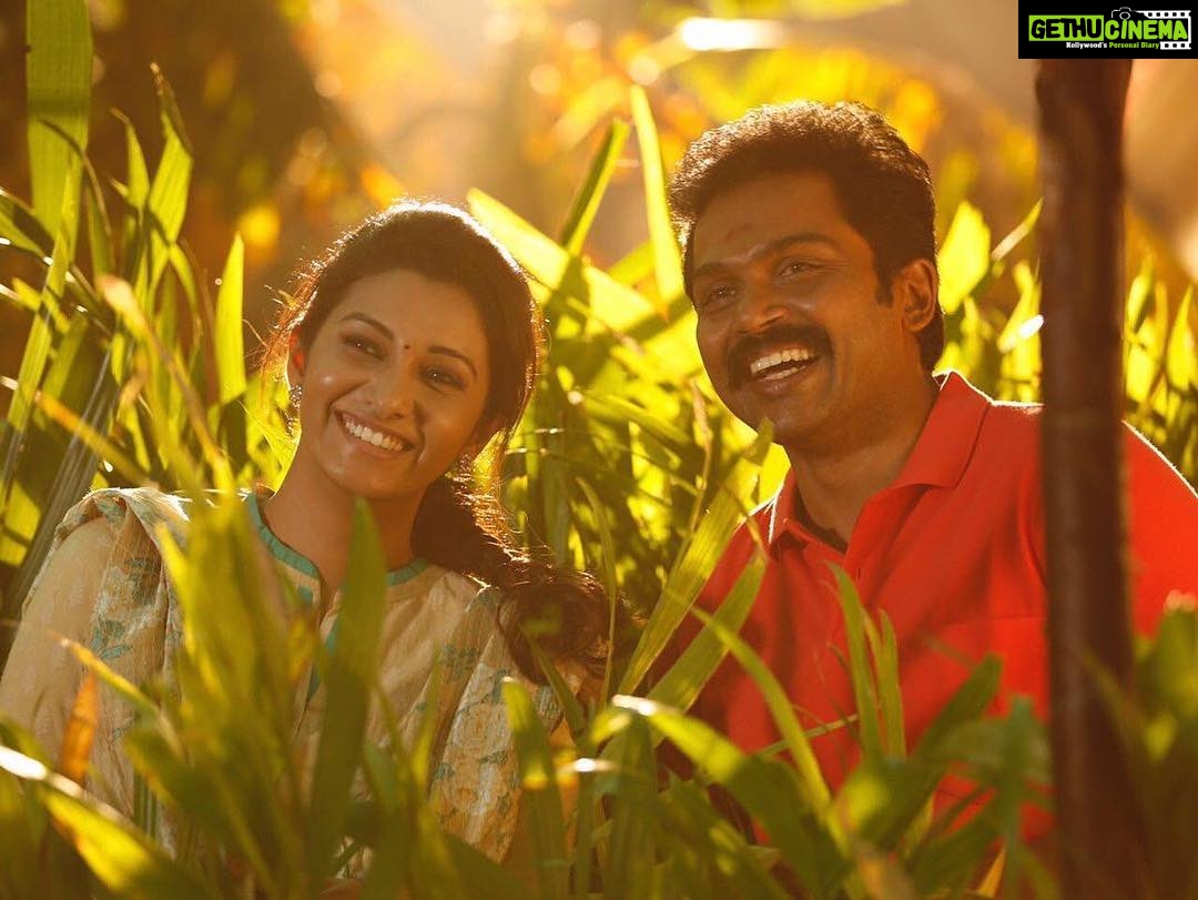 Priya Bhavani Shankar Instagram - When we donāt pose but laugh out loud and then be like rombo sirichitomoš¤ paravala poš #LOLmoments #wedontpose #kadaikuttysingam