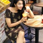 Priya Bhavani Shankar Instagram - Conversation candids be like 🤷🏻‍♀️#myOwnFamilyTime❤️