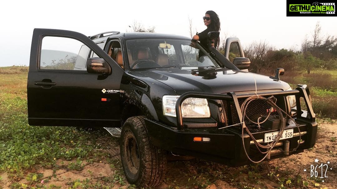 Priya Bhavani Shankar Instagram - Off roading be like 🚜 #offroading #codriver #washedandslashed #bythebay #nothingtodoforpongal @arshadh_az love gone home🙇🏻♀️ @manojgupta5 love never found😟#wehavenobody #spinsterbachelorlife😀
