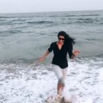 Priya Bhavani Shankar Instagram - #bythebay #crazymusic 🏖