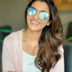 Priya Bhavani Shankar Instagram - Singing the song that sets the tone for this week 🎶☺️🎵 Mondays are mood setters 🙌🏼