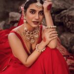 Priya Varrier Instagram - 🪔 Designer and Stylist : @asaniya_nazrin Photography : @vaffara_ Make up & Hair : @samson_lei Jewellery : @meralda.jewels Outfit : @mirach_official Magazine : @grihalakshmi_ Photography Team : @shiman_____ Retouch : @iamvysak Styling team: @s_ashwathy_s @_ros__mary_