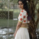 Priya Varrier Instagram - 🌺 Stylist : @asaniya_nazrin Photography : @jeesjohnphotography MUAH : @samson_lei Outfit : @poornimaindrajith Jewellery : @francisalukkas Location : @kondai_lip_resort Costume assistant : @ashwathy_sethunath