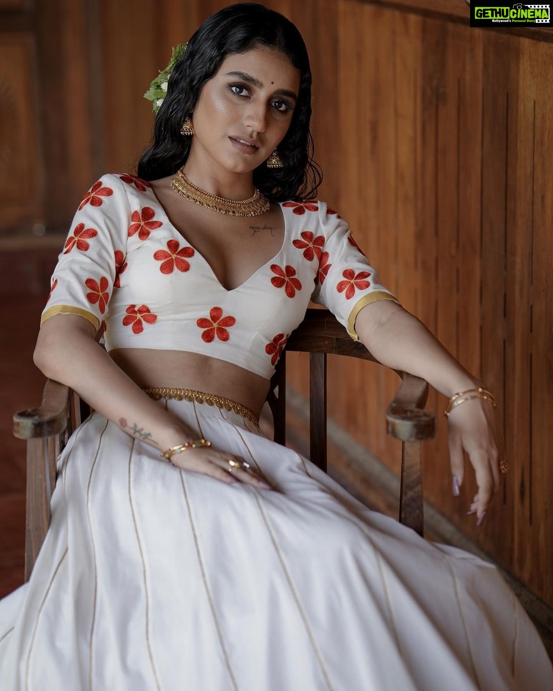 Priya Varrier Instagram - 🌺 Stylist : @asaniya_nazrin Photography : @jeesjohnphotography MUAH : @samson_lei Outfit : @poornimaindrajith Jewellery : @francisalukkas Location : @kondai_lip_resort Costume assistant : @ashwathy_sethunath