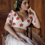 Priya Varrier Instagram - 🌺 Stylist : @asaniya_nazrin Photography : @jeesjohnphotography MUAH : @samson_lei Outfit : @poornimaindrajith Jewellery : @francisalukkas Location : @kondai_lip_resort Costume assistant : @ashwathy_sethunath