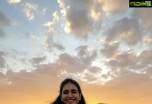Priya Varrier Instagram - First sunset of 2022🌅 #reels #reelitfeelit #reelsinstagram #reelkarofeelkaro #trending #trendingreels #sunset #traveling #explore #explorepage #srilanka #tour #tourism Galle Fort