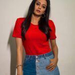 Priyamani Instagram - The struggle you are in today is developing the strength you need tomorrow … Top: @zara Skirt : @madeforherlabel Bracelets : @being.by.ps Styling : @mehekshetty ❤️❤️❤️ Pictures : @v_capturesphotography Makeup : @pradeep_makeup Hairstylist : @shobhahawale Personal assistant : @kakarla.p #etv #dheekingsvsqueens #quaterfinals
