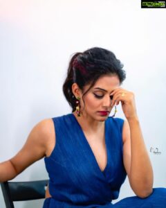 Priyamani Instagram - Fashion is what you buy ….. Style is what you make ….❤️❤️❤️❤️ Jumpsuit : @pozruh Styling : @mehekshetty ❤️❤️ 📸: @v_capturesphotography MUH : @pradeep_makeup @shobhahawale Personal assistant : @kakarla.p #etv #dhee14dancingicon #lovemylife #judge