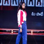 Priyamani Instagram - Inhale fashion …..exhale style ….. Jacket : @zanaashindia Jeans : @urbanic_in Stylist : @mehekshetty ❤️ MUH : @pradeep_makeup @shobhahawale Personal assistant: @kakarla.p #sarkaaruvaaripaata #aha #fungame #