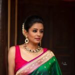 Priyamani Instagram - May the beauty and festivity of Diwali fill your home with happiness and joy 🪔🪔🪔 happy Diwali everyone Saree : @sacredweaves PR agency : @elysianhues Jewellery : @nacjewellers @stylorisilver Juthi : @kala.india PR : @vblitzcommunications Styling : @mehekshetty ❤️❤️ Pictures : @v_capturesphotography HMU : @pradeep_makeup @shobhahawale Personal assistant : @kakarla.p #etv #happydiwali🎉 #dontmissout‼️ #