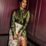 Priyanka Chopra Instagram - Doing the rounds @TheMatrixMovie 💚 #MatrixResurrections Style by: @luxurylaw Makeup: @yumi_mori Hair: @daniellepriano 📸: @hunterabrams New York City, N.Y.