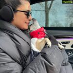 Priyanka Chopra Instagram - Bring-your-pups-to-work day 🐶❤️✨ #citadel 📸 - @emeraldlily__ Hyde Park