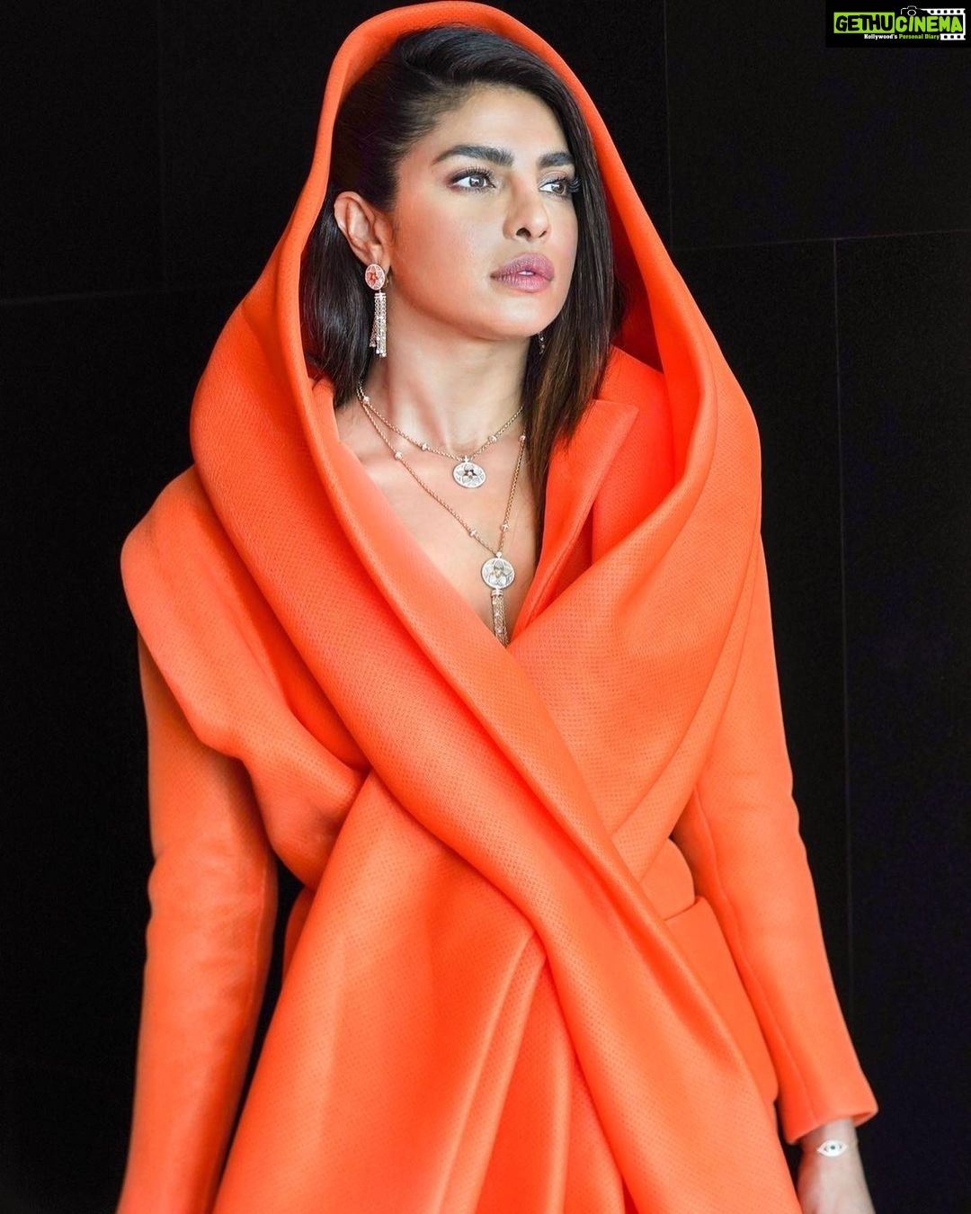 Priyanka Chopra Instagram - 🧡 What a wonderful day with my @bulgari family in Dubai. It was such an honor to launch the Jannah collection today. It’s incredible labor of love created by two passionate, powerful women, @lucia_silvestri and Her Highness Sheikha Fatima Bint Hazza Al Nahyan, both of whom I admire tremendously. This collection is an homage to heritage, culture and a perfect amalgamation of the east and the west. I also have to give a special shout out to #MohamedBenchellal. Congratulations on winning the vogue fashion prize as well as the fashion trust Arabia award. Sustainable fashion is the need of the hour and thank you @luxurylaw for recognising incredible talent from the world for me ❤️ @bulgari @jc.babin Outfit by: @benchellal Styled by: @luxurylaw Jewellery- Jannah collection created by Her Highness X and @lucia_silvestri , creative director at Bulgari. Makeup: @massimoserini.official Hair: @rafifazaa