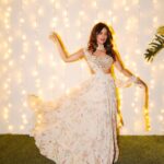 Priyanka Chopra Instagram - Happy Diwali eve… love, light and happiness to everyone. Kicking off the festivities with much gratitude and surrounded by love.❤️✨ Photography: @cibellelevi Styling: @stylebyami Makeup: @missjobaker Hair: @bridgetbragerhair Outfit: @arpitamehtaofficial Los Angeles, California