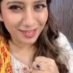 Priyanka Deshpande Instagram - Guess who is the singer?🙈🙊