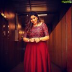 Priyanka Deshpande Instagram - Be a Flamingo in a Flock of Pigeons❤️‍🔥 . . PC: @vishnukanth_gk ❤️ Outfit: @swaadh ❤️ Hairstylist: @krishna_hairstylist ❤️