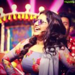 Priyanka Deshpande Instagram - Nothing can stop us!😎 Comedy Raja Kalakal Rani.😎 From today 1.30pm @vijaytelevision . . Outfit: @swaadh 🤍 Jewellery: @rimliboutique 🤍 PC: @vishnukanth_gk 🤍