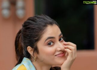 Priyanka Mohan Instagram - 🤍 Styled by @pallavi_85 💕 @openhousestudio.in Makeup, hair @pinkylohar Shot by @kiransaphotography