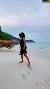 Punnagai Poo Gheetha Instagram - Once #RentasNegeri approval announced sometime ago..💃

My after #lockdown effect 😅

#malaysia #punnagaipoogheetha #islandgirl #island