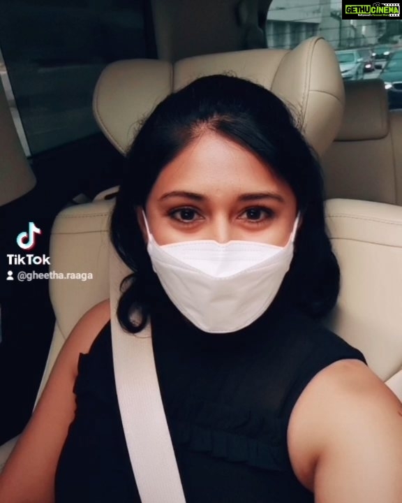 Punnagai Poo Gheetha Instagram - #naduvulehkonjembatilehkaanem @raaga.my #Syok #SyokCast #brainteaser #MarmaDesam Hit 2 Million 👻