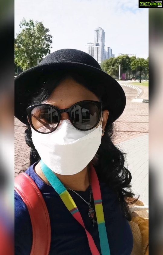 Punnagai Poo Gheetha Instagram - #KitaJagaKita #COVID19 #Malaysia #SharingWorkSpace #punnagaipoogheetha #Lockdown #media #Broadcast @raaga.my