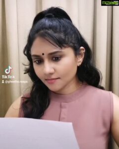 Punnagai Poo Gheetha Instagram - Vidleh ungheleh eppadi kupuduvaangheh? 

#tamildialogue #tamil #punnagaipoogheetha #malaysia #malaysianindian #funnytamildialogue  #funnyvideos