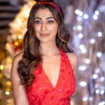 Raai Laxmi Instagram - 🎄Christmas isn’t a season it’s a feeling🎄🔔 🥳❤️💫😇 📸: @propixer #happytimes #celebration #christmas #lit #live #happiness #love #santa #merryxmas #lotsoflove❤️